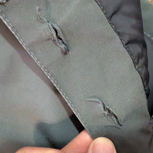 Women's Canada Goose Victoria Parka Duck Down Jacket with Coyote Fur Trim - Picture 11 of 12